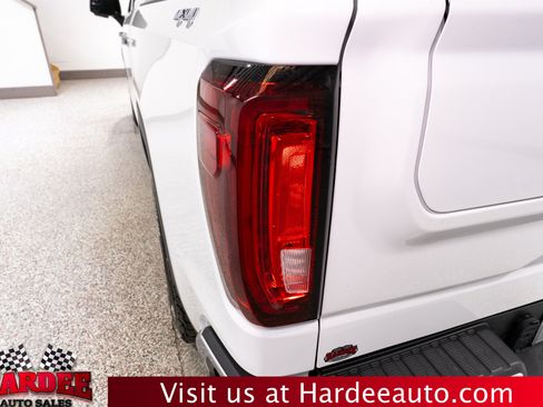 Used 2025 GMC Sierra 1500 SLT AWD/4WD image 9