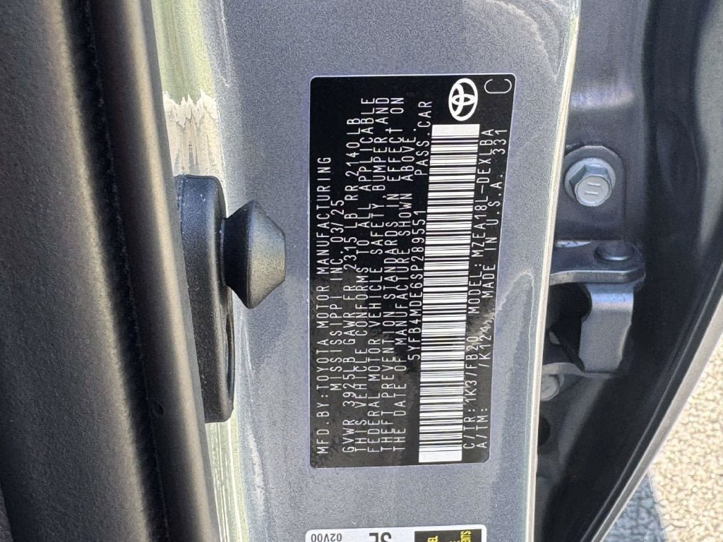 Used 2025 Toyota Corolla LE FWD image 27