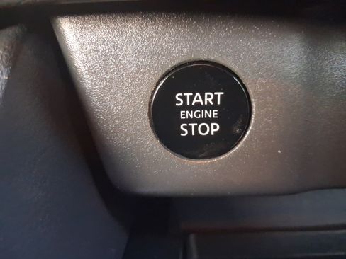 Used 2024 Nissan Rogue SV AWD/4WD image 18