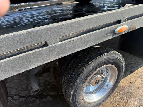 Used 2016 Ford F550 2WD Regular Cab Super Duty image 7