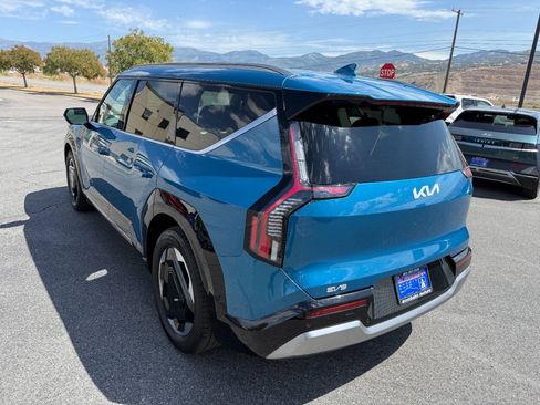 Used 2024 Kia EV9 Land AWD/4WD image 8