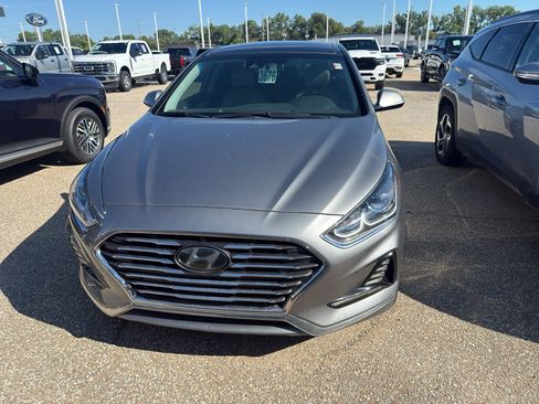 Used 2018 Hyundai Sonata Limited w/ Ultimate Package 02 FWD image 2