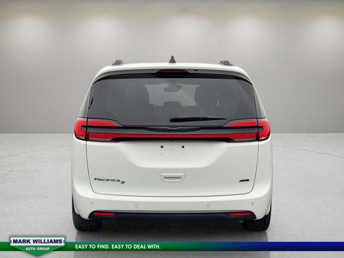 Used 2023 Chrysler Pacifica Touring-L w/ S Appearance Package image 7
