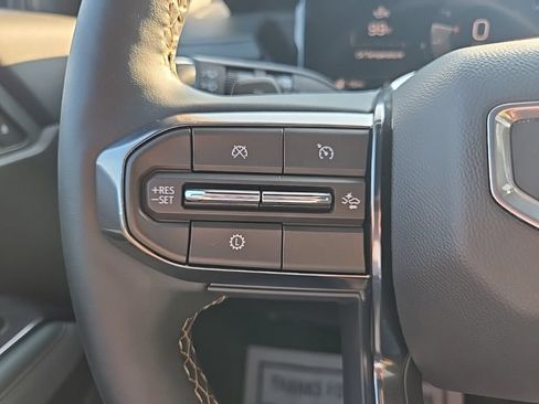 Used 2026 GMC Acadia AT4 w/ Luxury Package AWD/4WD image 46