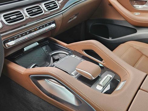 Certified 2026 Mercedes-Benz GLS 580 4MATIC image 16