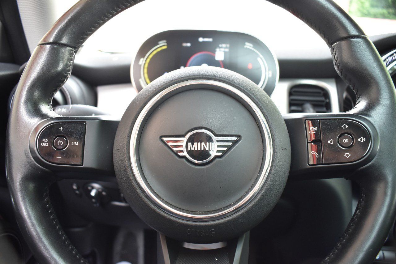 Used 2024 MINI Cooper SE FWD image 32