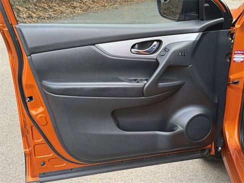 Used 2020 Nissan Rogue Sport SL w/ Premium Package image 8