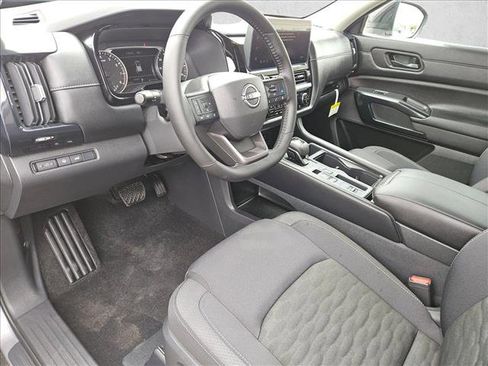 New 2026 Nissan Pathfinder SV image 3