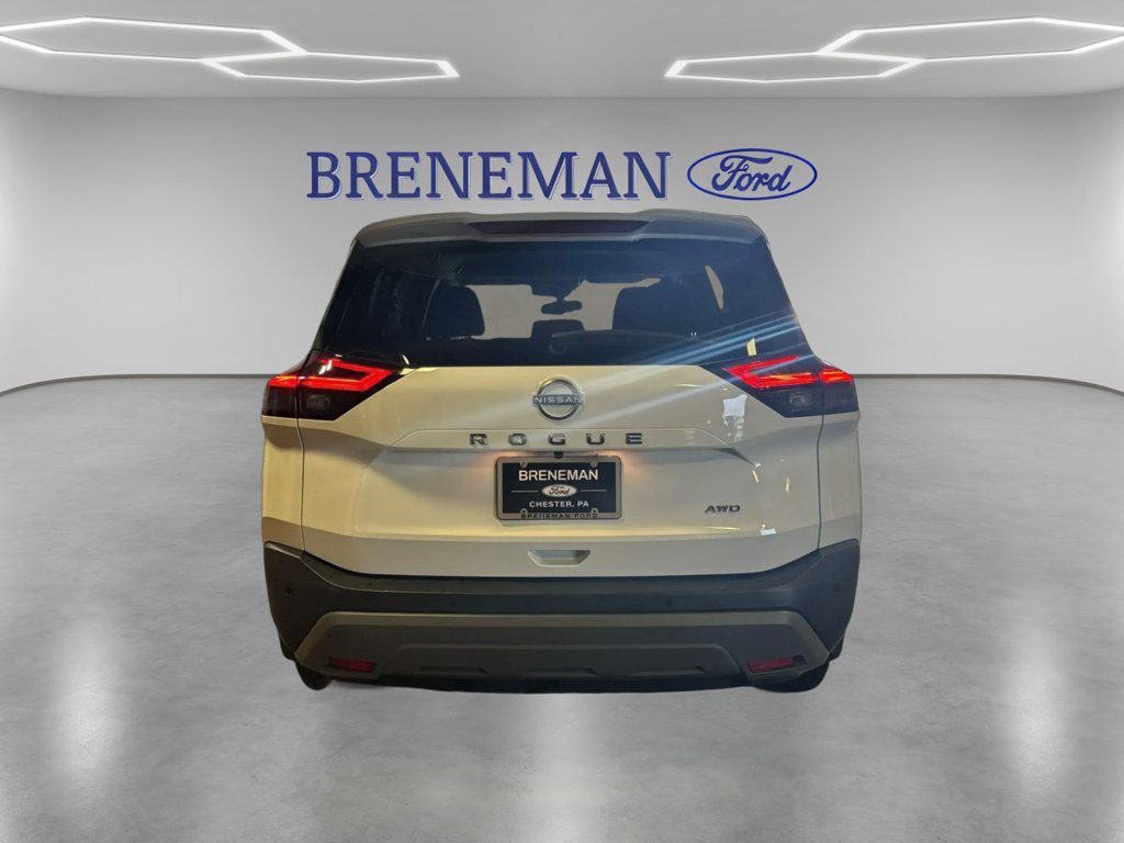 Used 2023 Nissan Rogue S AWD/4WD image 7