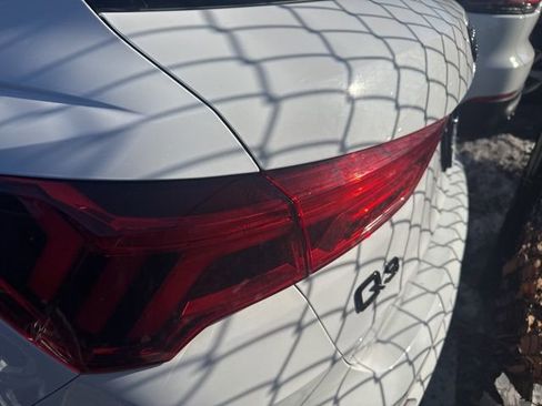 Certified 2025 Audi Q3 2.0T Premium w/ Convenience Package image 9