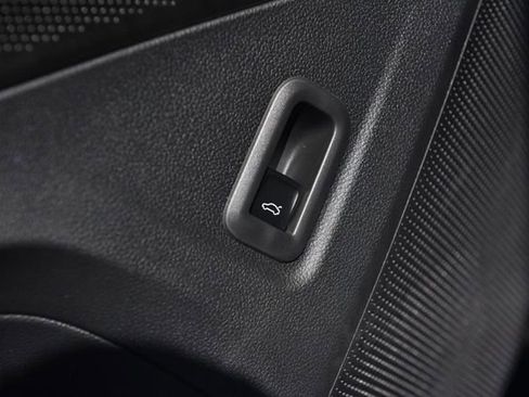 New 2026 Volkswagen Tiguan SE AWD/4WD image 9