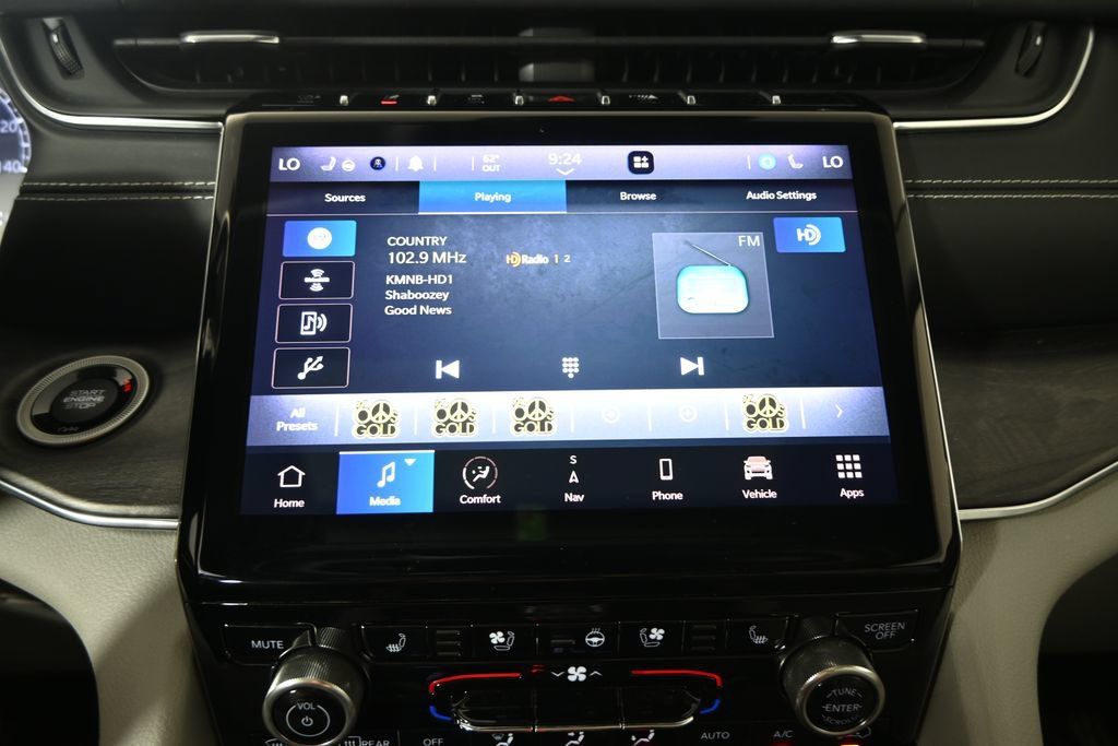 Used 2021 Jeep Grand Cherokee L Overland w/ Luxury Tech Group IV AWD/4WD image 27