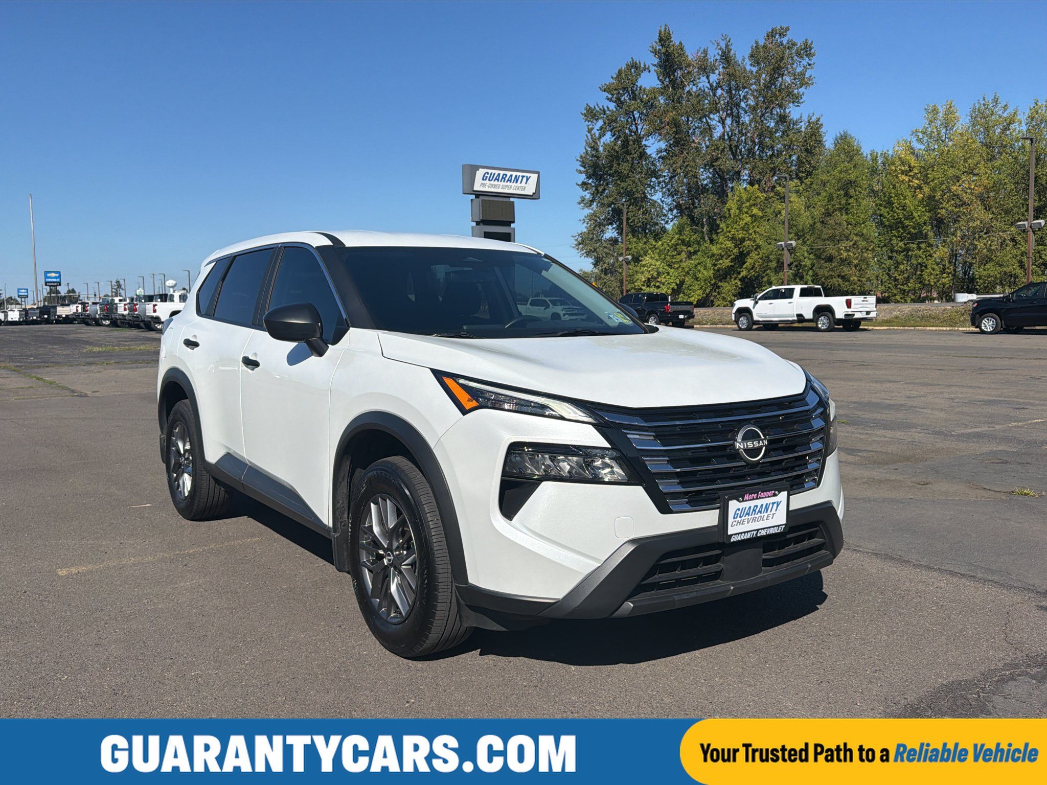 Used 2025 Nissan Rogue S AWD/4WD image 1