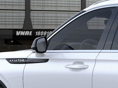 New 2026 Lincoln Aviator AWD image 20