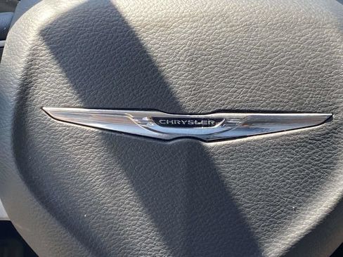 Used 2023 Chrysler Pacifica Touring-L FWD image 61