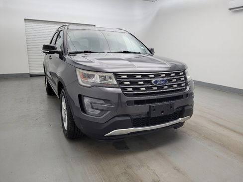 Used 2017 Ford Explorer XLT w/ Equipment Group 201A image 14