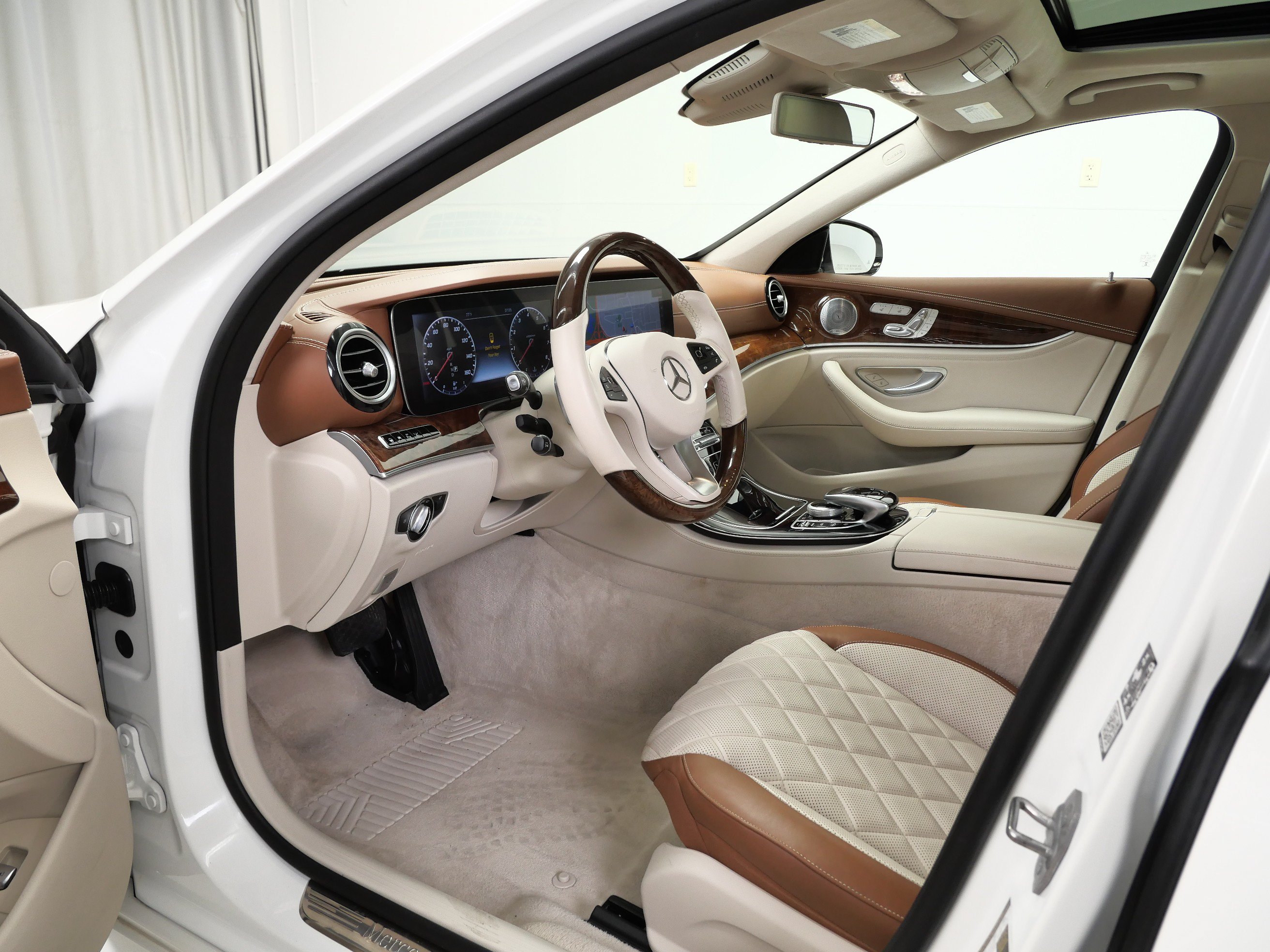 Used 2018 Mercedes-Benz E 300 image 13