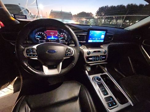 Used 2022 Ford Explorer XLT w/ Equipment Group 202A image 26