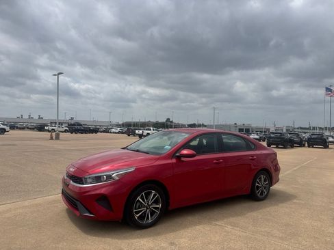 Used 2023 Kia Forte LXS FWD image 7