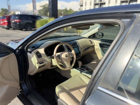 Used 2015 Nissan Altima 2.5 SL FWD image 10