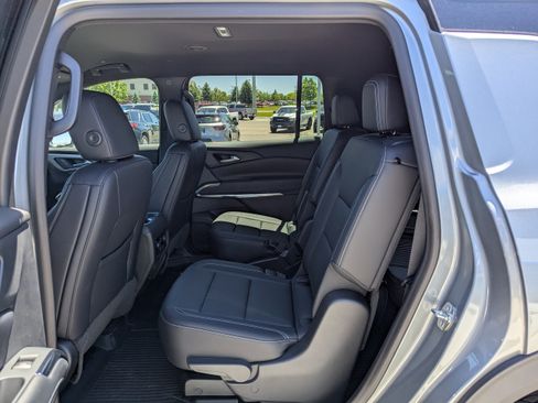 New 2026 Chevrolet Traverse LT w/ Midnight/Sport Edition AWD/4WD image 30