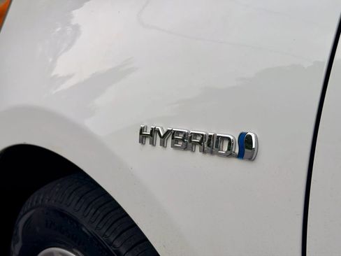 Used 2017 Toyota Prius C One FWD image 9