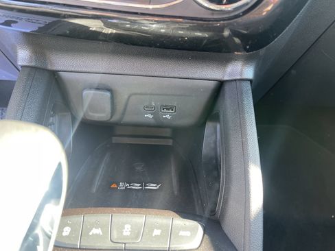 Used 2024 Chevrolet TrailBlazer LT w/ Convenience Package AWD/4WD image 35