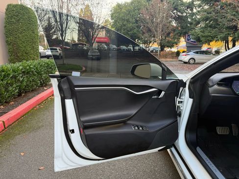 Used 2020 Tesla Model S Performance image 23