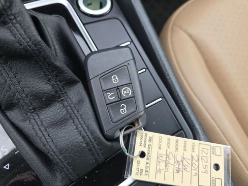 Used 2019 Volkswagen Jetta SE w/ Cold Weather Package image 33