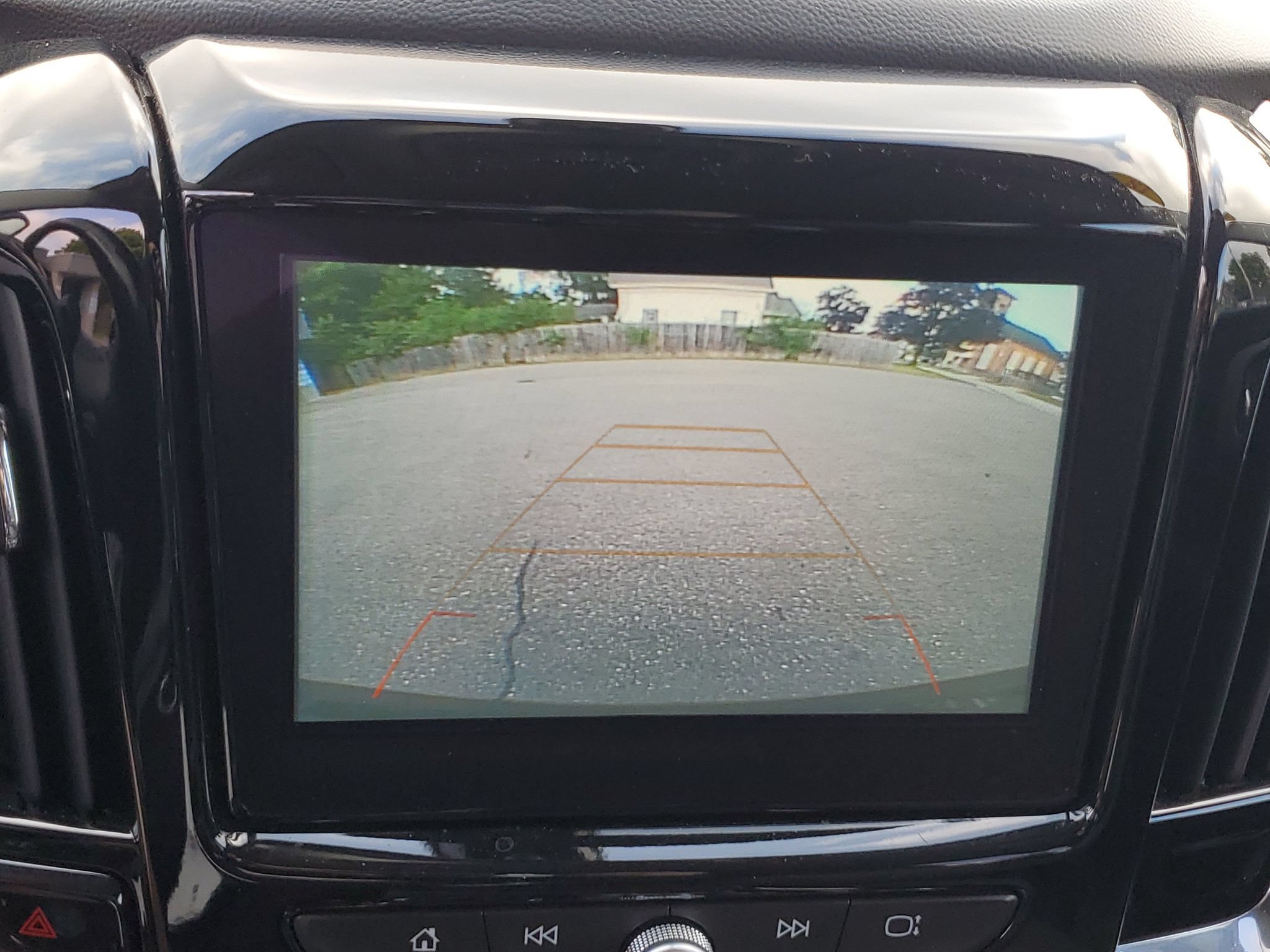 Used 2018 Chevrolet Traverse LT FWD image 24