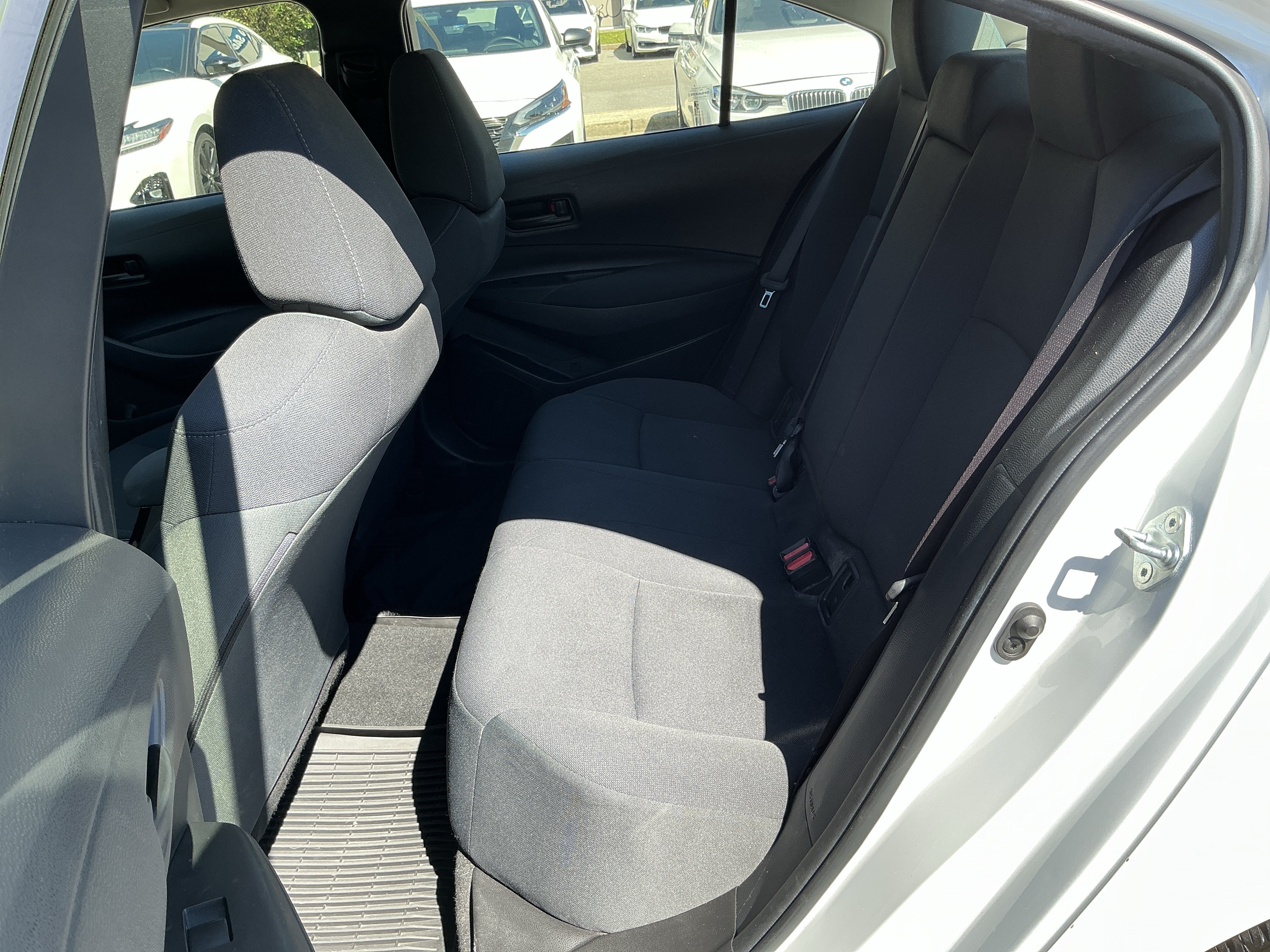 Used 2022 Toyota Corolla LE FWD image 4