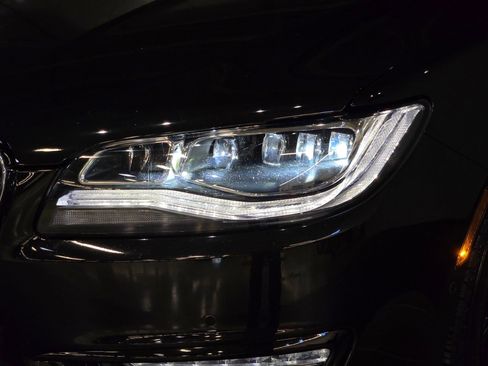 Used 2020 Lincoln MKZ Reserve w/ Luxury Package image 13