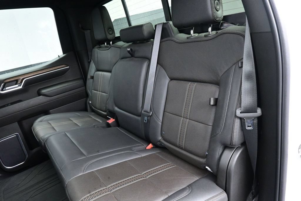 Used 2022 Chevrolet Silverado 1500 High Country w/ High Country Premium Package AWD/4WD image 29