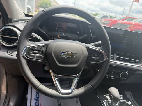 New 2026 Chevrolet Trax ACTIV w/ Sunroof Package FWD image 15