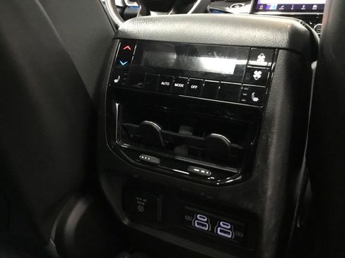 Used 2023 Jeep Grand Cherokee L Overland AWD/4WD image 21