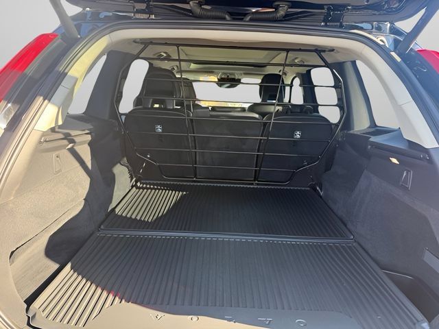Used 2018 Volvo XC90 T5 Momentum w/ Protection Package Premier AWD/4WD image 10