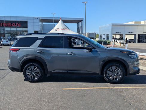 Certified 2025 Nissan Pathfinder SV FWD image 7