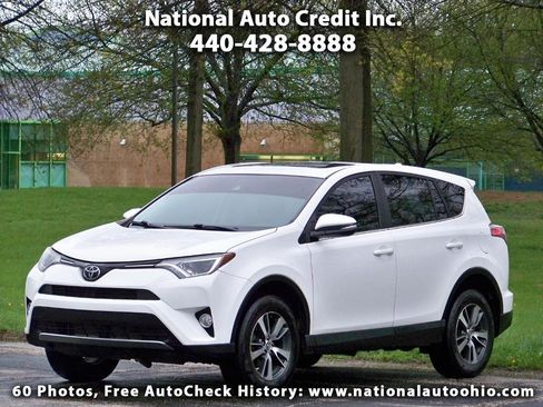 Used 2018 Toyota RAV4 XLE AWD/4WD image 1
