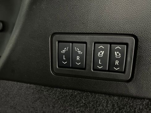 Used 2025 Cadillac XT6 Premium Luxury image 42