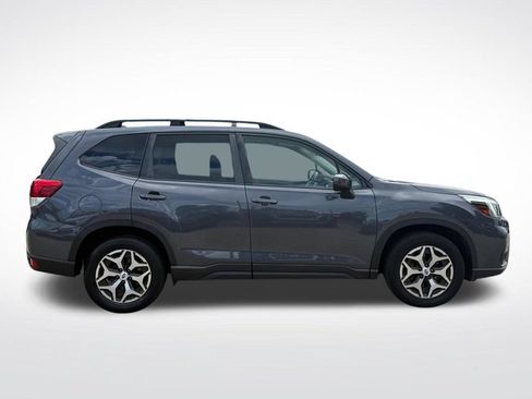 Used 2020 Subaru Forester Premium AWD/4WD image 2