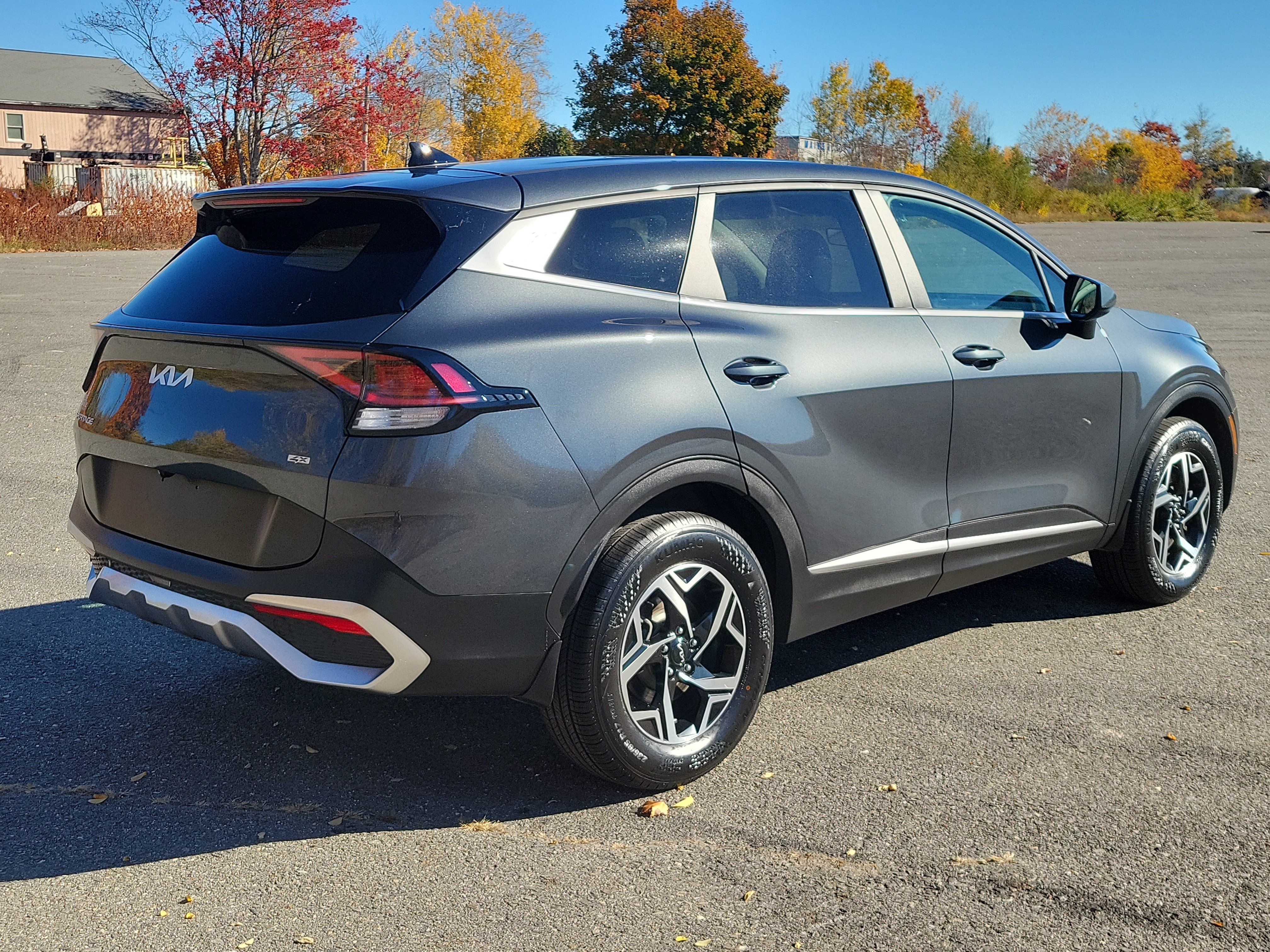 Used 2024 Kia Sportage LX AWD/4WD image 5