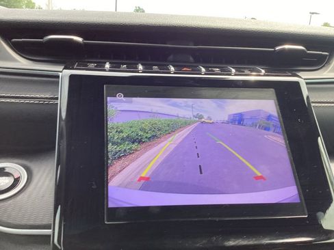 Used 2024 Jeep Grand Cherokee L Laredo image 16