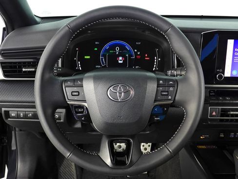 Used 2025 Toyota Camry SE FWD image 26