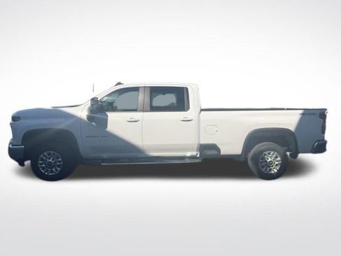 Used 2025 Chevrolet Silverado 2500 LT w/ Convenience Package AWD/4WD image 4