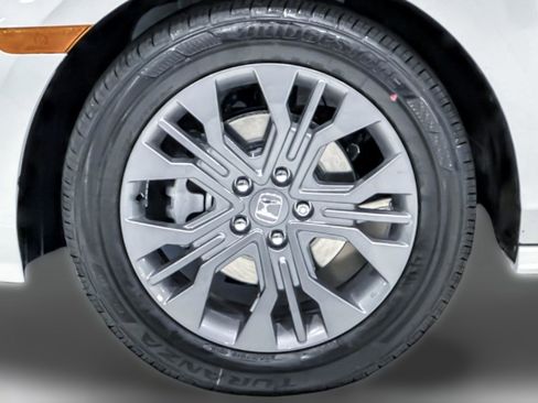 New 2026 Honda Odyssey Touring image 11