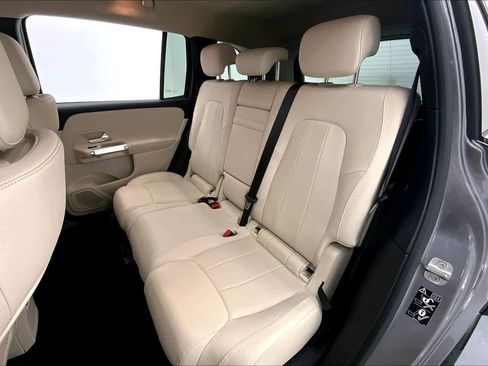 Used 2026 Mercedes-Benz GLB 250 image 18