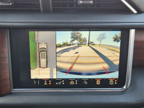 Used 2023 GMC Yukon Denali Ultimate image 15