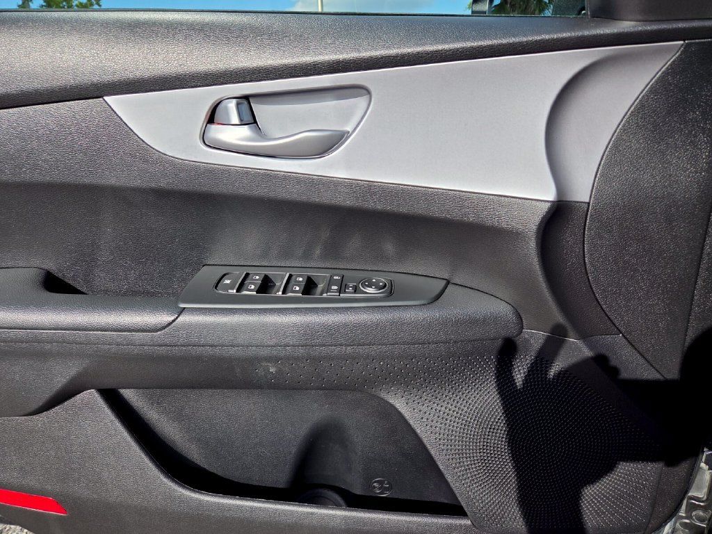 Used 2023 Kia Forte LXS FWD image 20