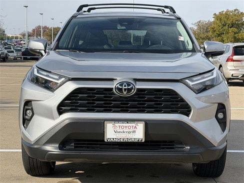 Used 2023 Toyota RAV4 XLE Premium image 8