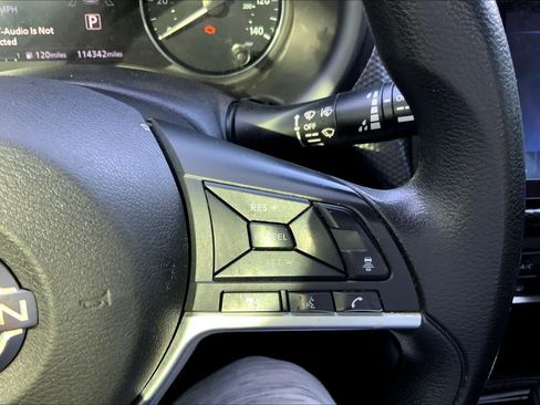 Used 2023 Nissan Kicks SV FWD image 24